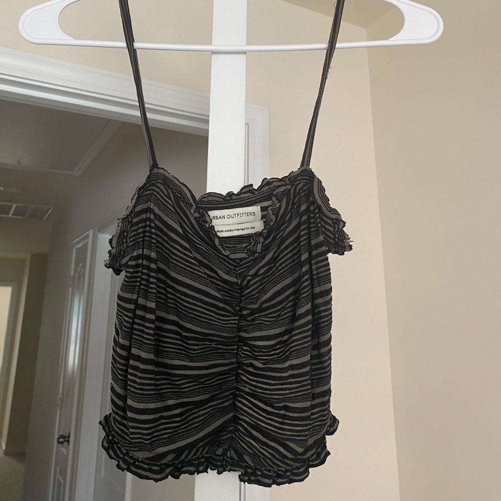 Black and white stripe crop top